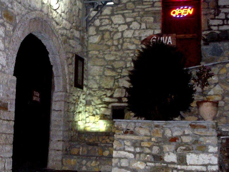 Guva Mangalem Hotel Restaurant Berat Exterior photo