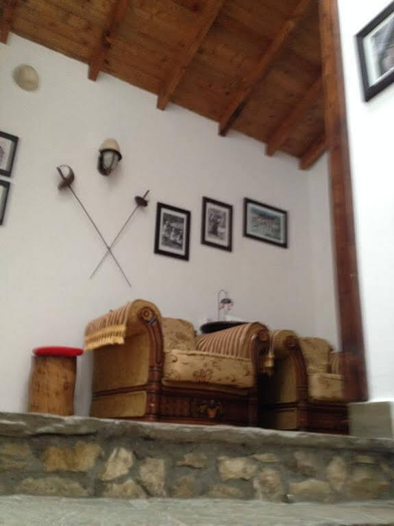 Guva Mangalem Hotel Restaurant Berat Exterior photo